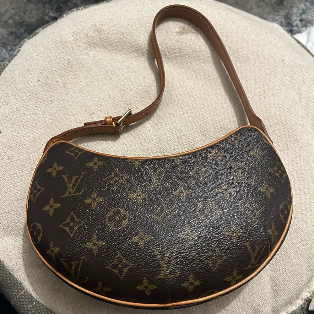 ***SOLD*** Louis Vuitton Croissant PM Vintage